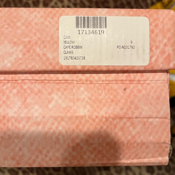 Cape Robbin new lace up yellow ankle boots with stud details size 9 - Picture 5 of 7